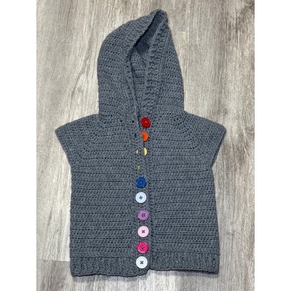 Adorable gray knit button kids vest put to pit 13‎ length 15 - Picture 1 of 6